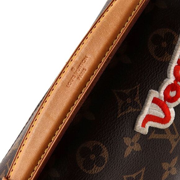 Louis Vuitton Pochette Metis Limited Edition Patches Monogram Canvas Brown - Picture 7 of 9